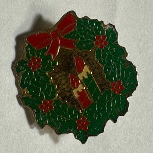 vintage enamel Christmas wreath brooch